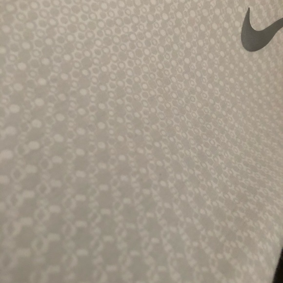 SOLD NIKE Running DRI FIT SZ M BARELY USED - Picture 3 of 4